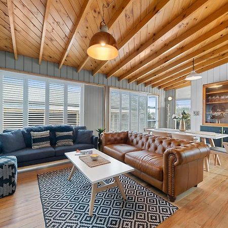 The Walnut Tree House - Martinborough Holiday Home Exteriér fotografie