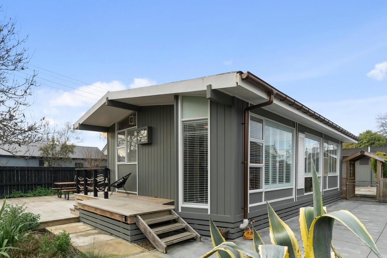 The Walnut Tree House - Martinborough Holiday Home Exteriér fotografie