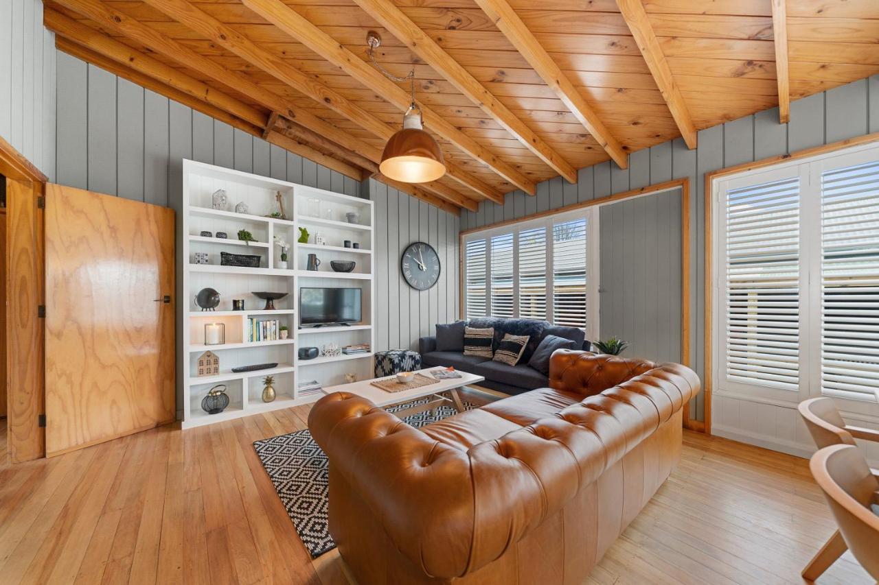 The Walnut Tree House - Martinborough Holiday Home Exteriér fotografie