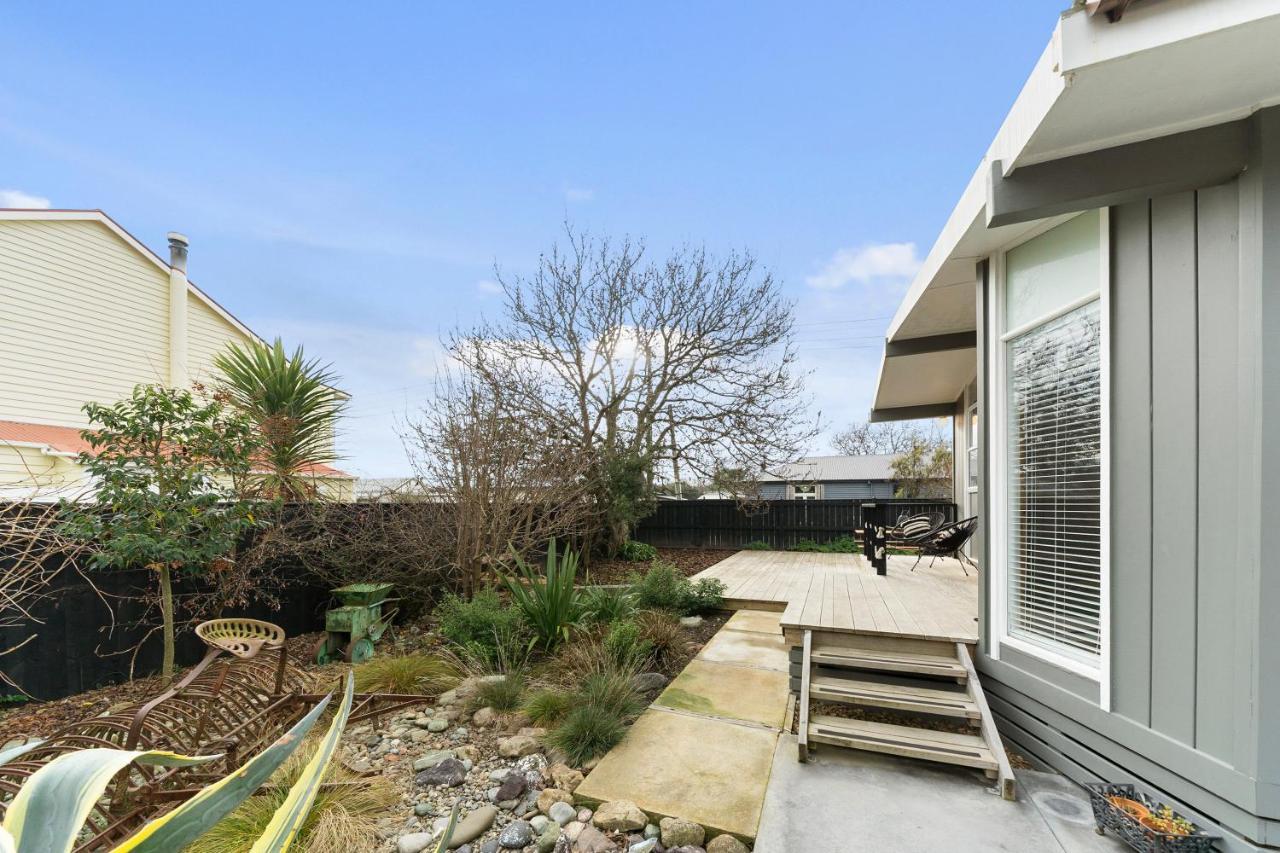 The Walnut Tree House - Martinborough Holiday Home Exteriér fotografie