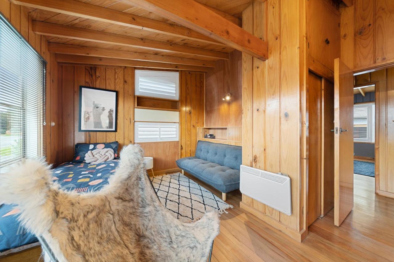 The Walnut Tree House - Martinborough Holiday Home Exteriér fotografie