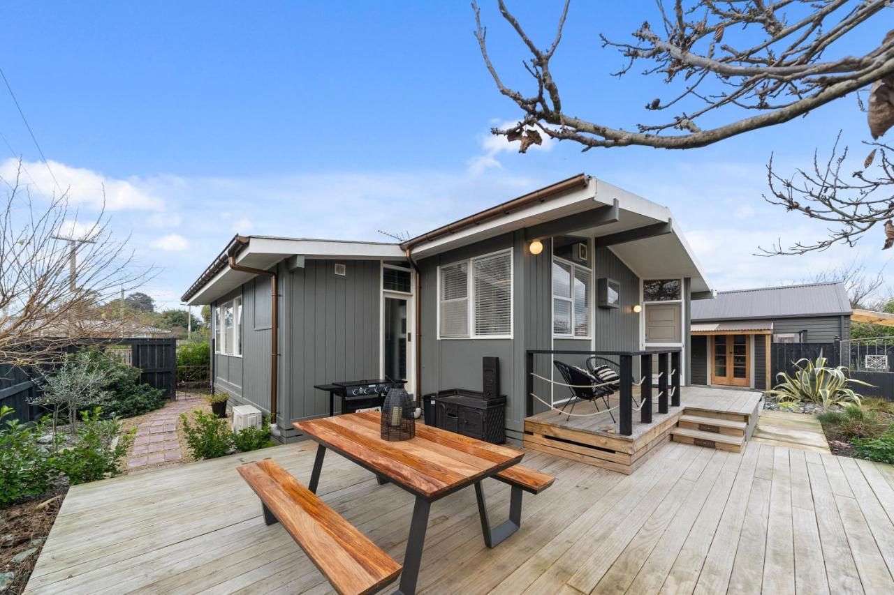 The Walnut Tree House - Martinborough Holiday Home Exteriér fotografie